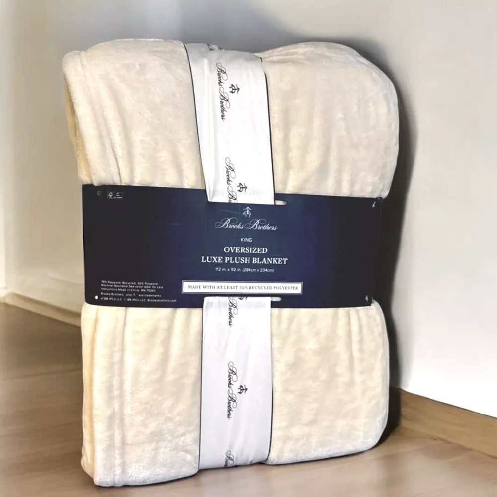 Brooks Brothers Cream Oversized Luxe Plush King Blanket 112”x92”